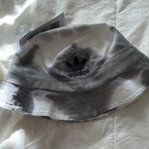Adidas Bucket hat